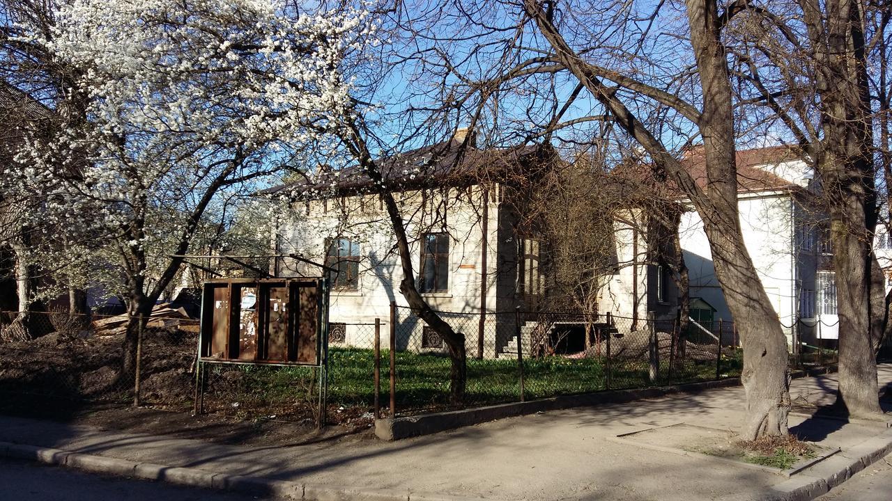 Hostel Mif Ivano-Frankivsk Eksteriør billede