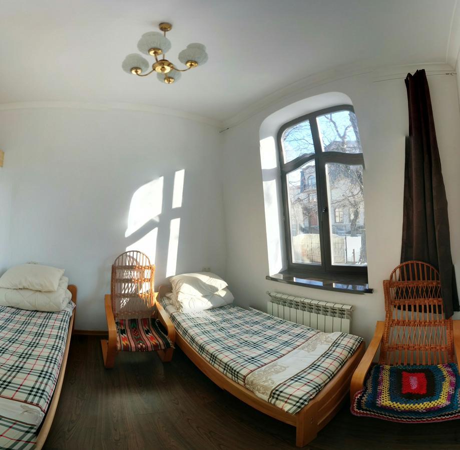 Hostel Mif Ivano-Frankivsk Eksteriør billede